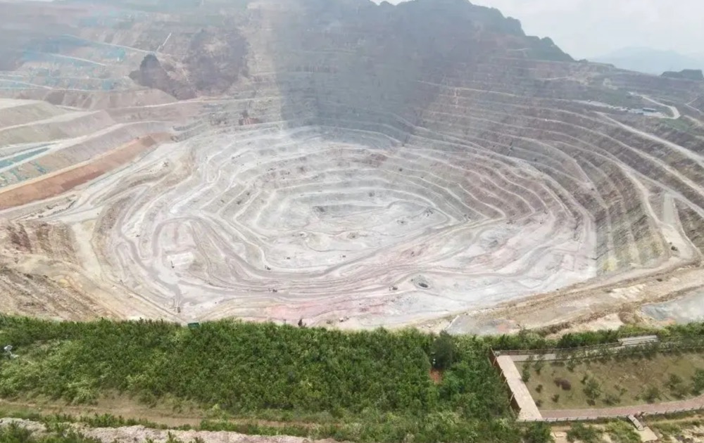 上杭县紫金山金矿露天采掘场